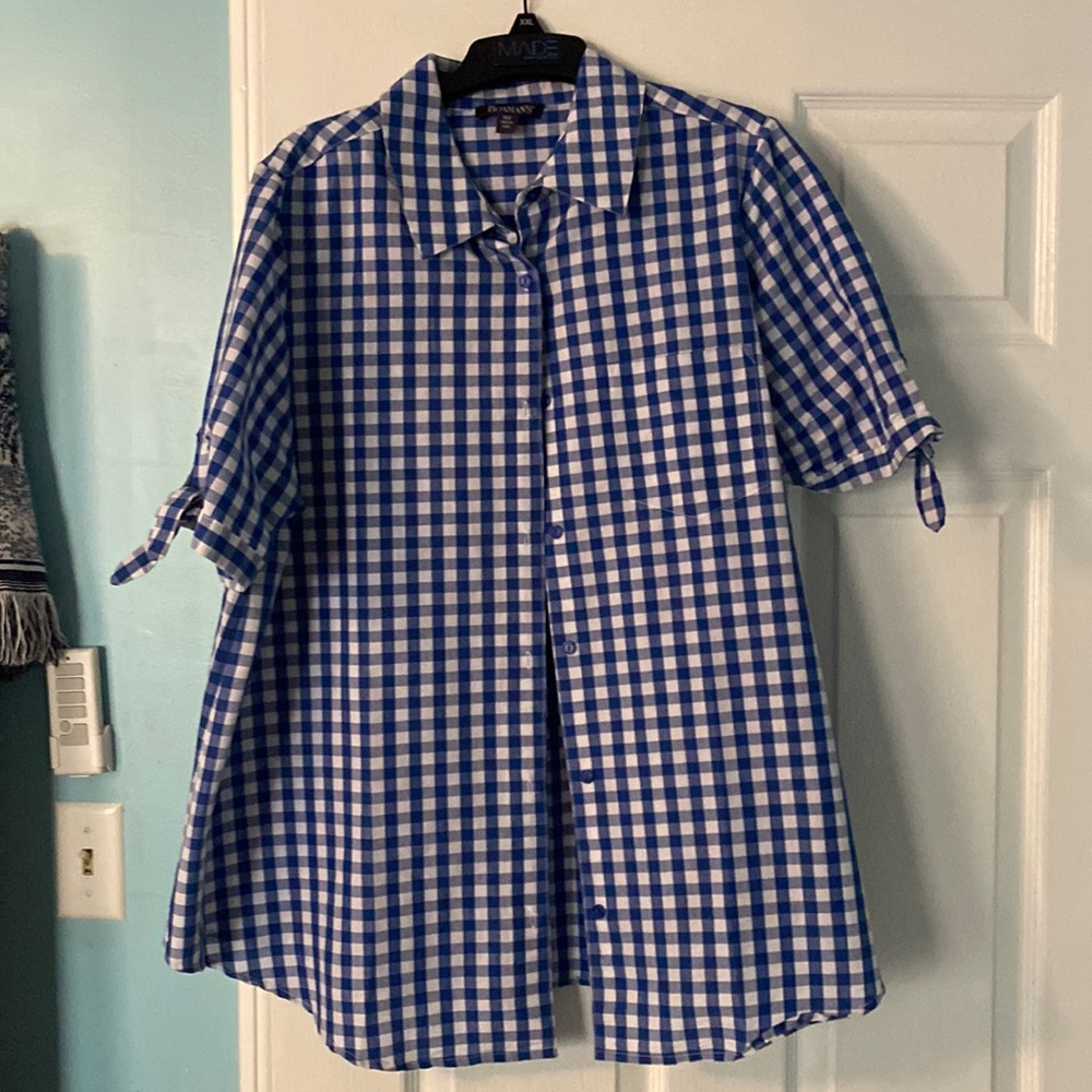 Women’s never worn blouse Romans